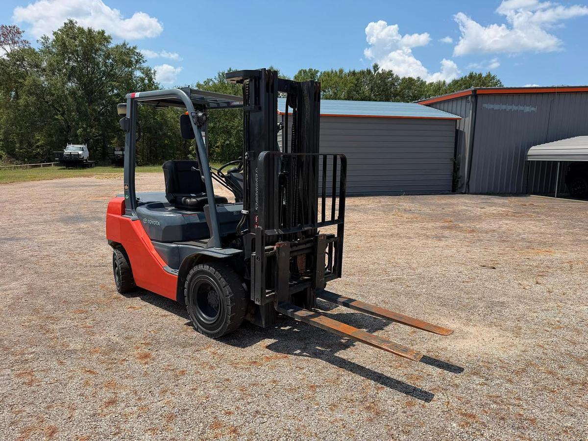 Used 2019 TOYOTA 8FGU25