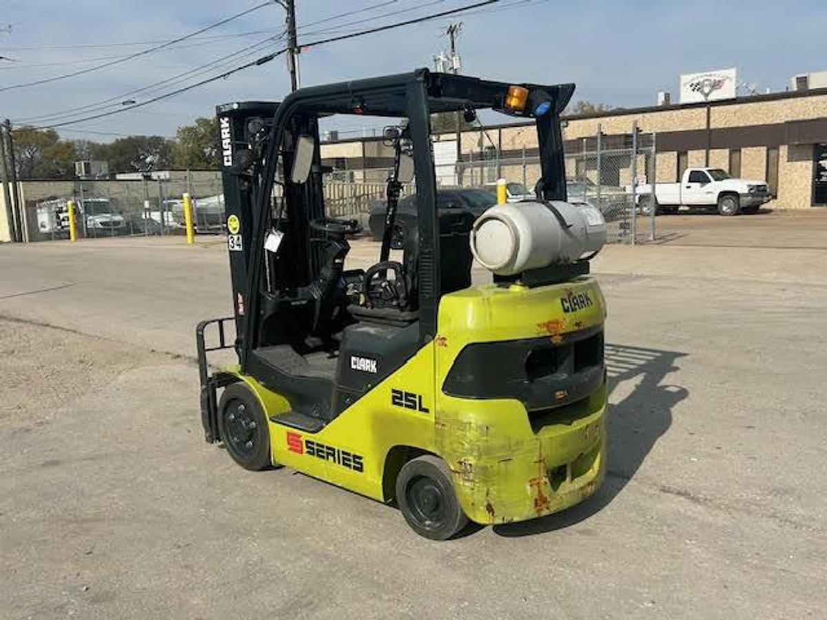 Used 2021 CLARK S25CL