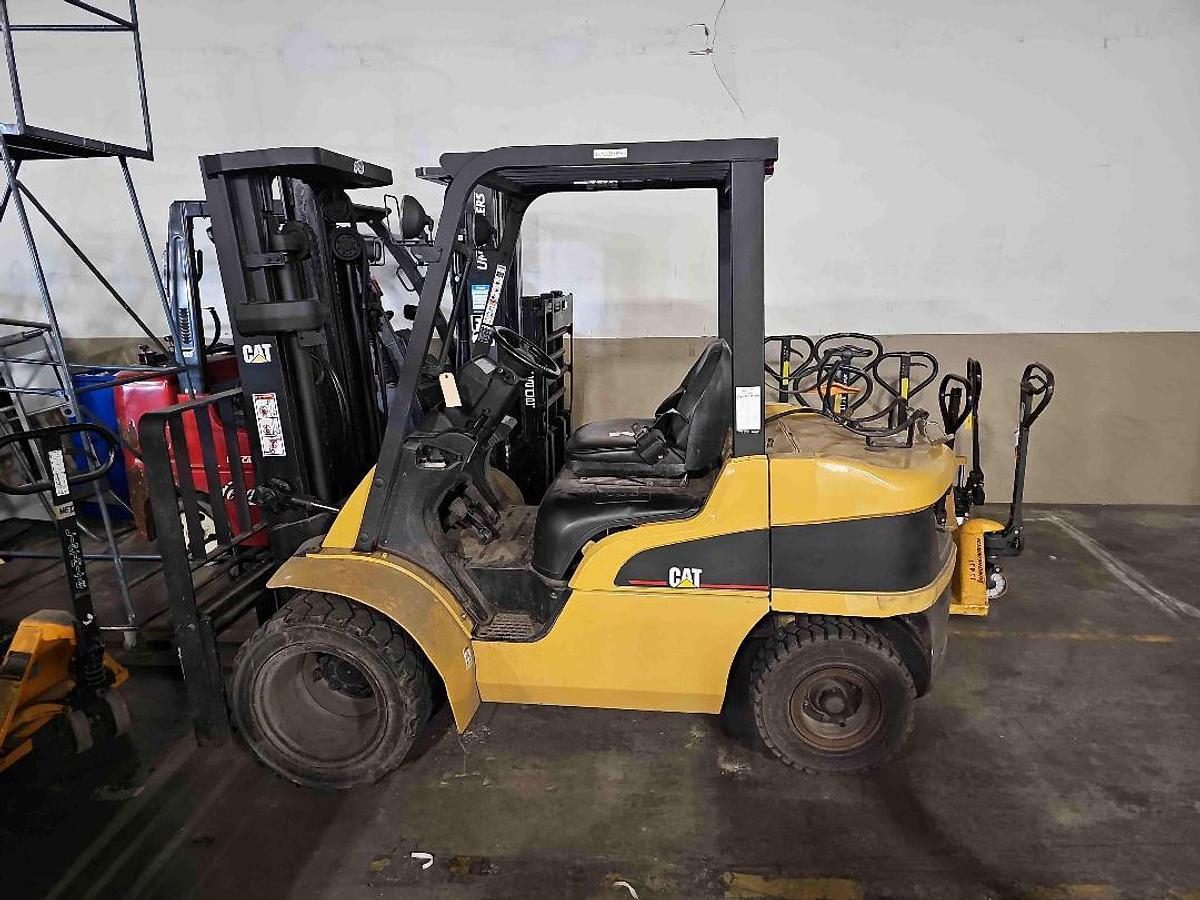 Used 2004 CAT 2C6000