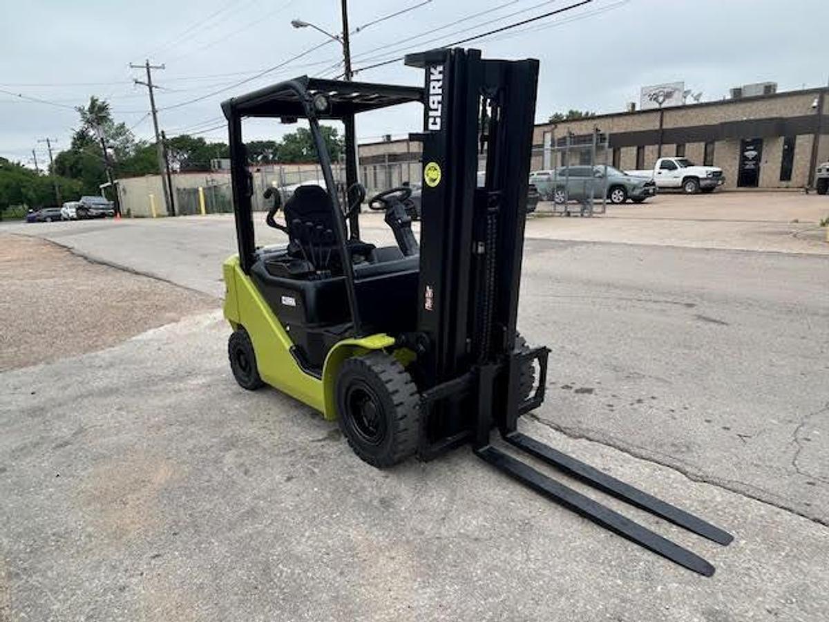 Used 2020 CLARK S25D