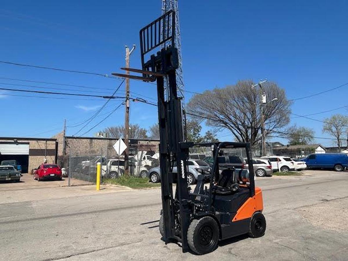 Used 2020 Doosan G25N-7  5000LBS