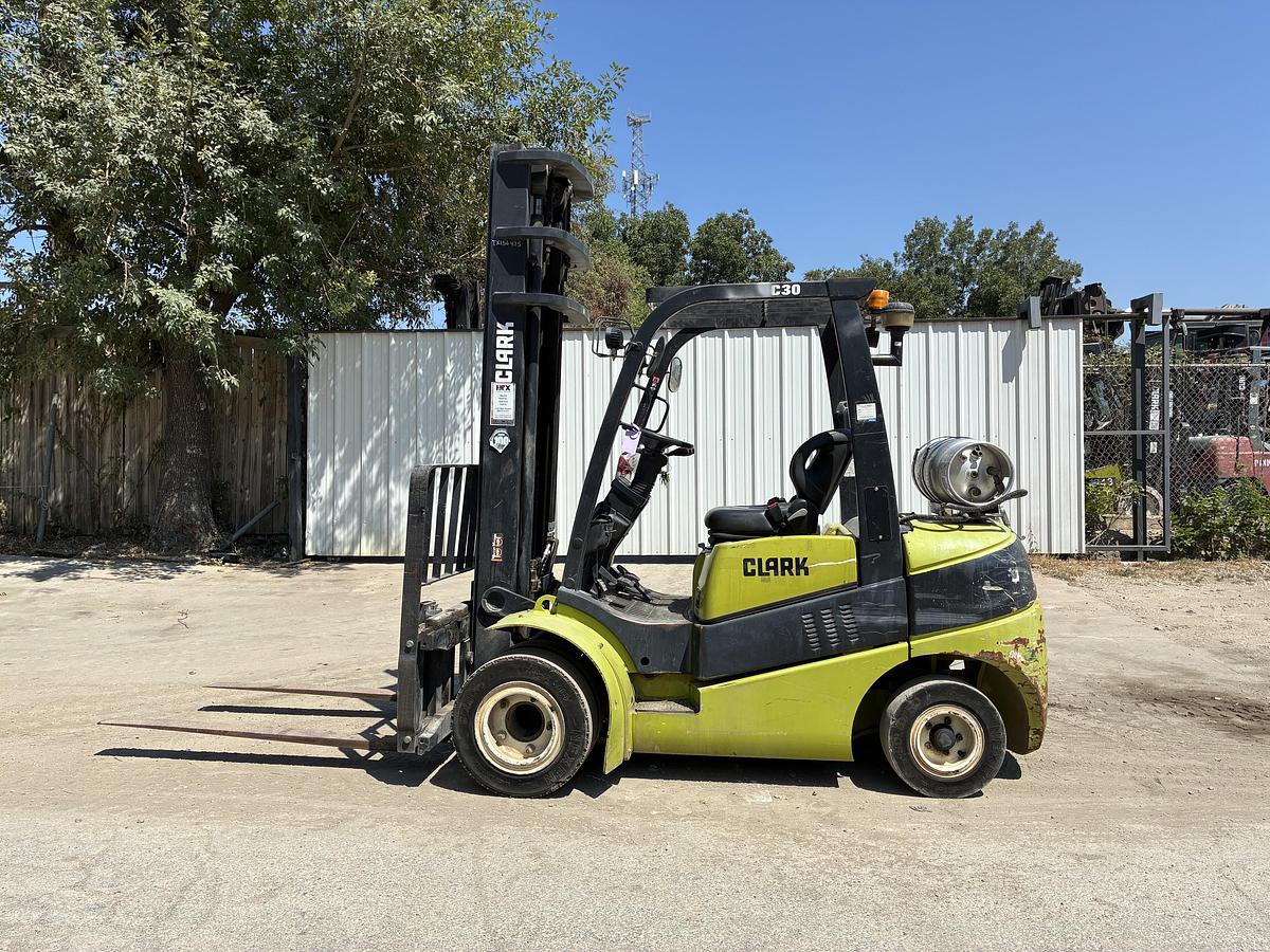 Used 2015 CLARK C30L