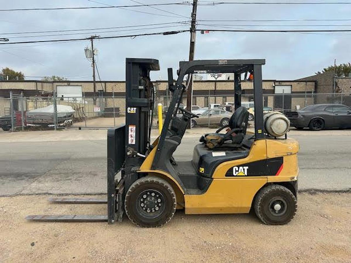 Used 2021 CAT GP25N 5000LBS