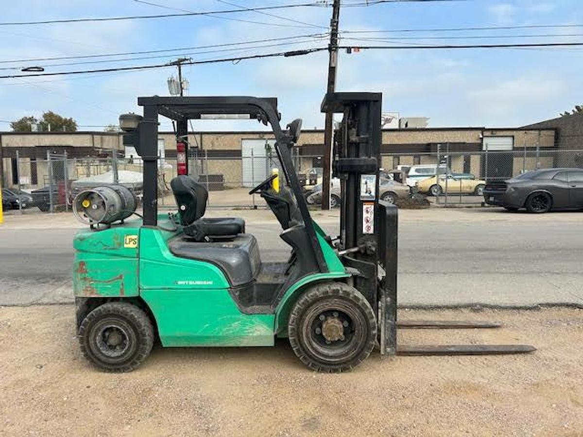 Used 2011 Mitsubishi FG30N