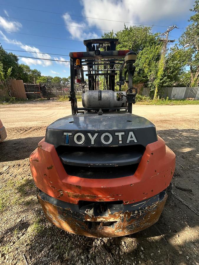 Used 2016 TOYOTA 8FG80U