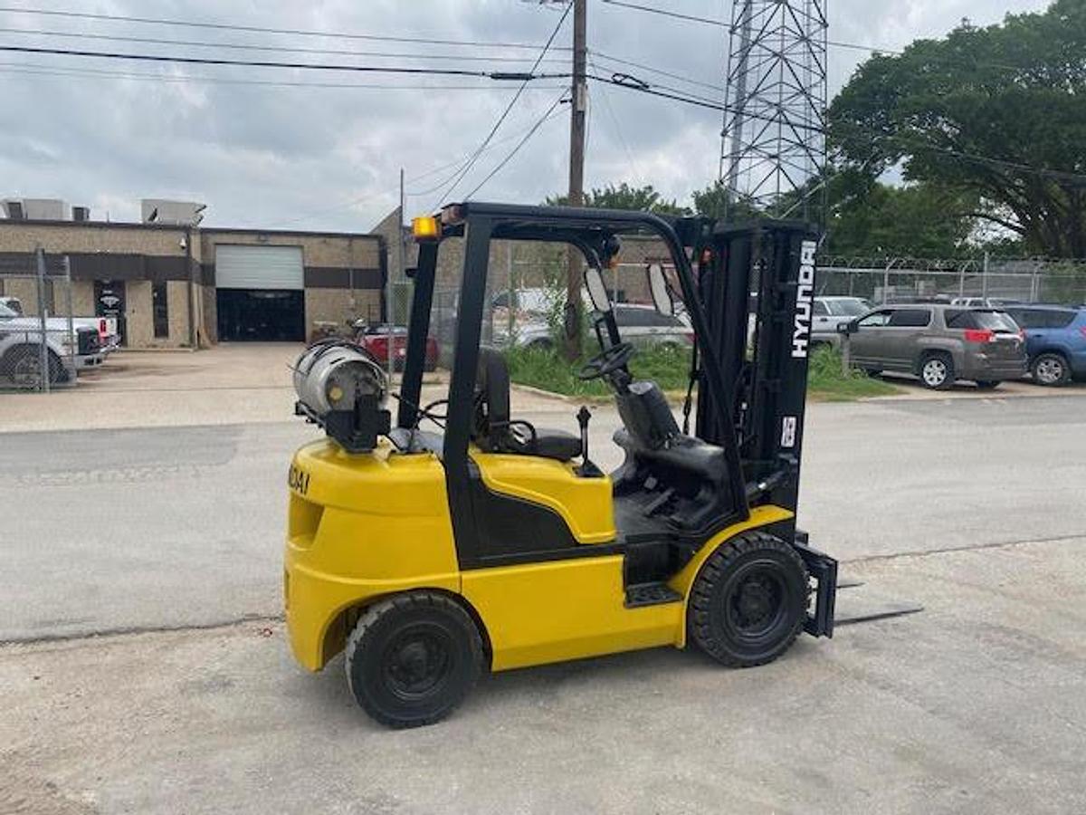 Used 2014 Hyundai 25L-7A