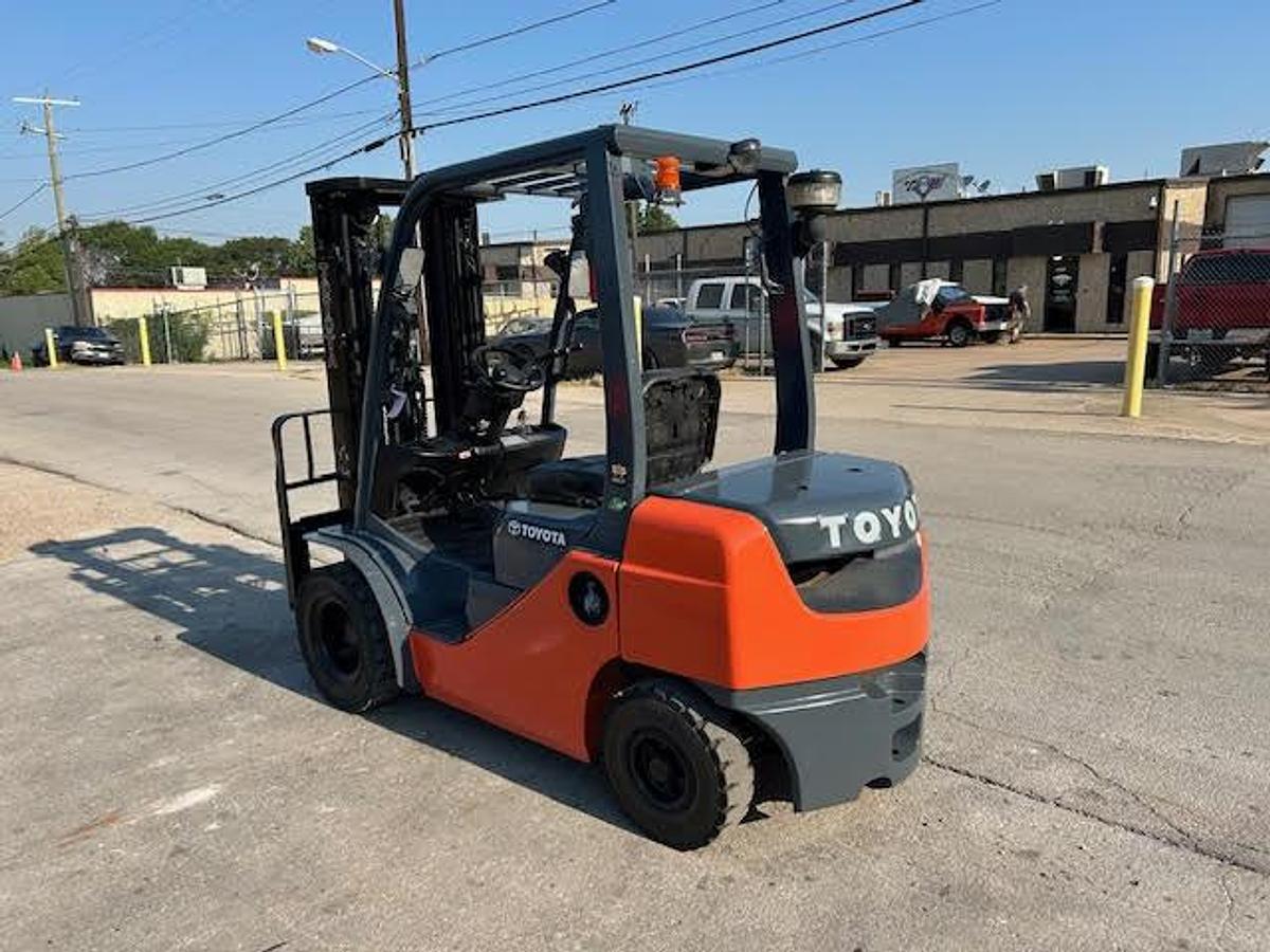 Used 2017 Toyota 8FDU25