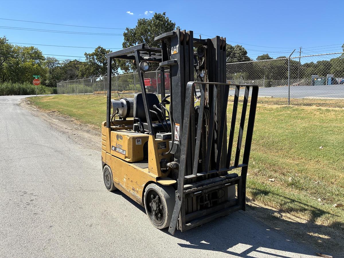 Used 1999 CAT GC20