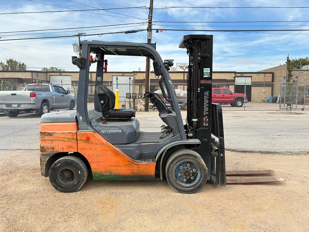 Used 2022 Toyota 8FDU30