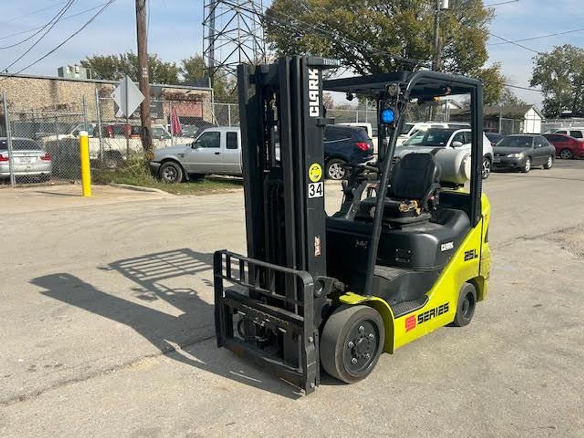 Used 2021 CLARK S25CL