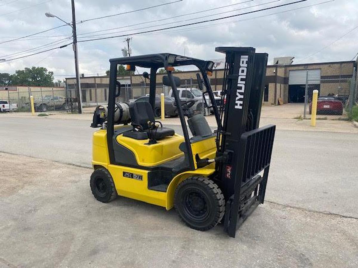 Used 2020 Hyundai 25L-7A