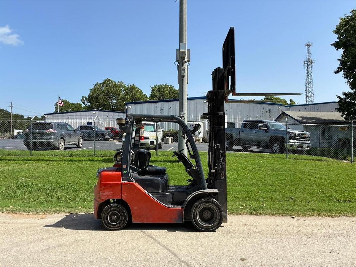 Used 2018 TOYOTA 8FGU25