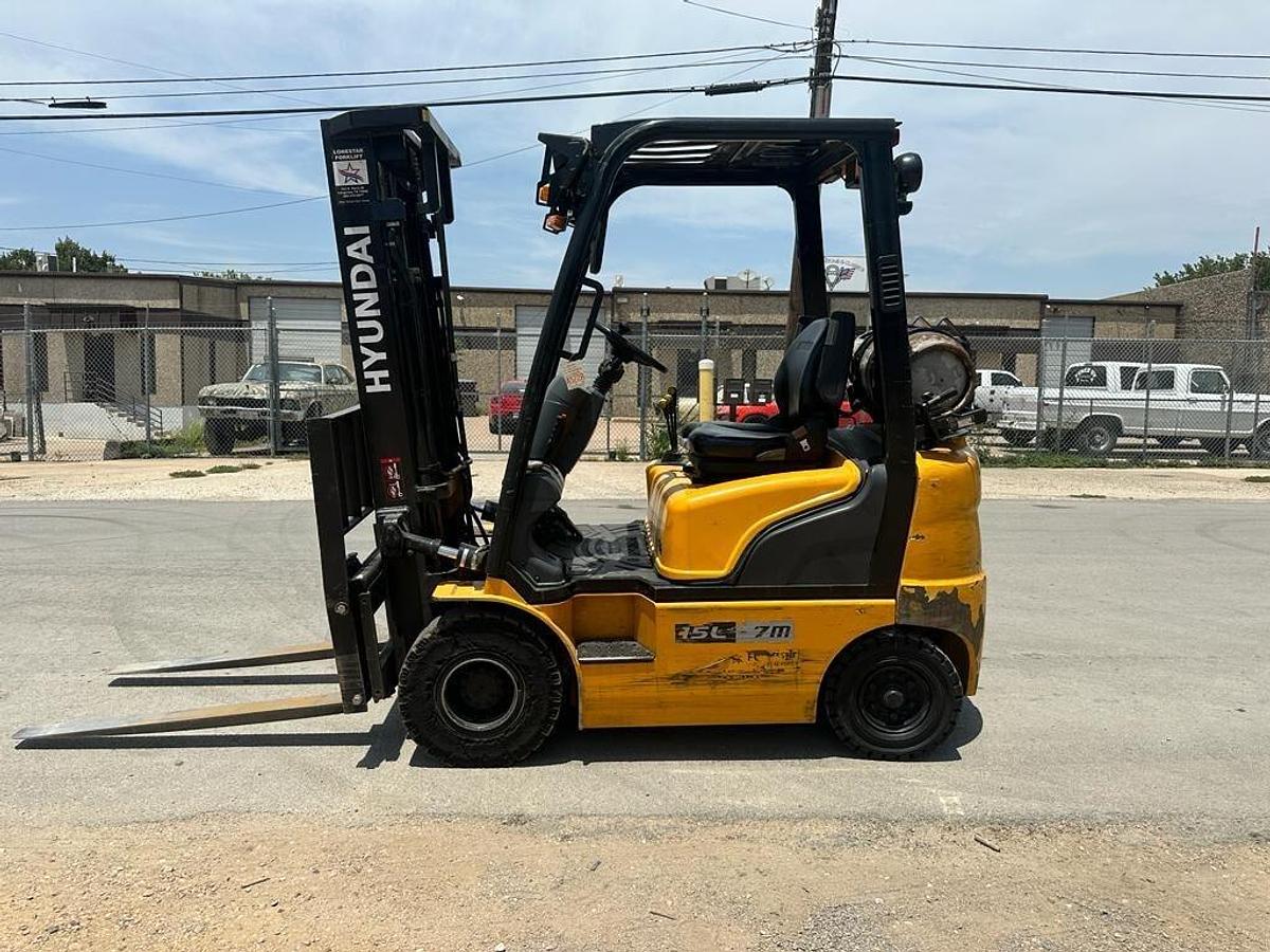 Used 2016 Hyundai 15LC-7M