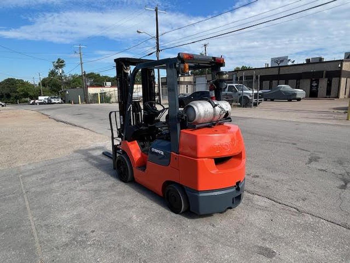 Used 2001 Toyota 7FGCU32