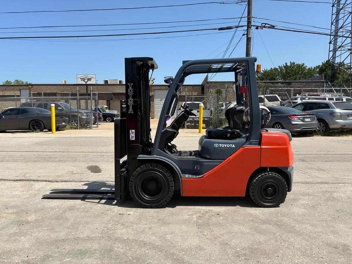 Used 2019 TOYOTA 8FGU25