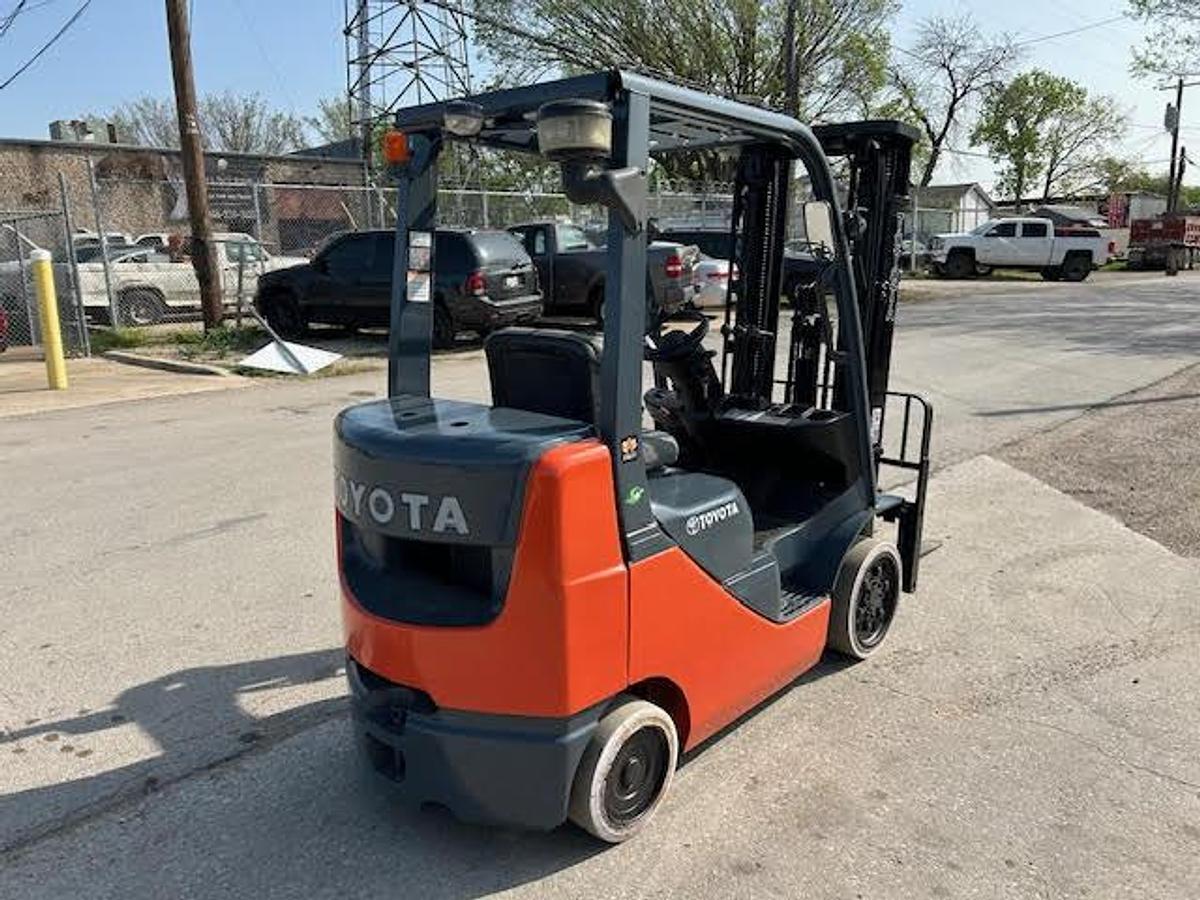 Used 2017 Toyota 8FGCU25