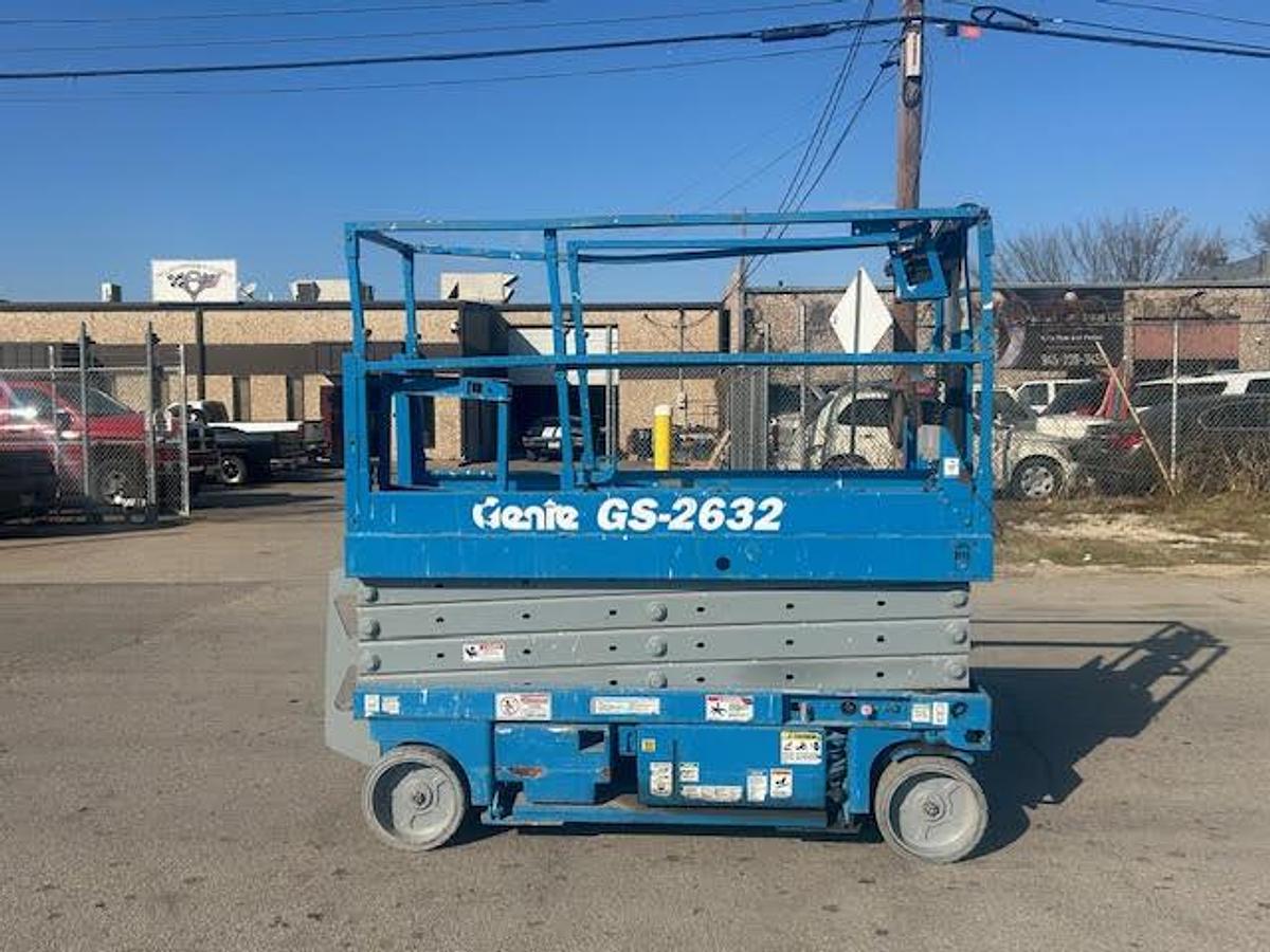 Used 2004 GENIE GS2632