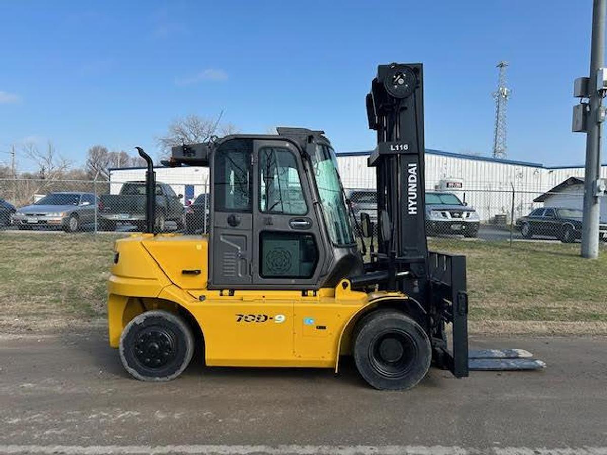 Used 2018 Hyundai 70D-9