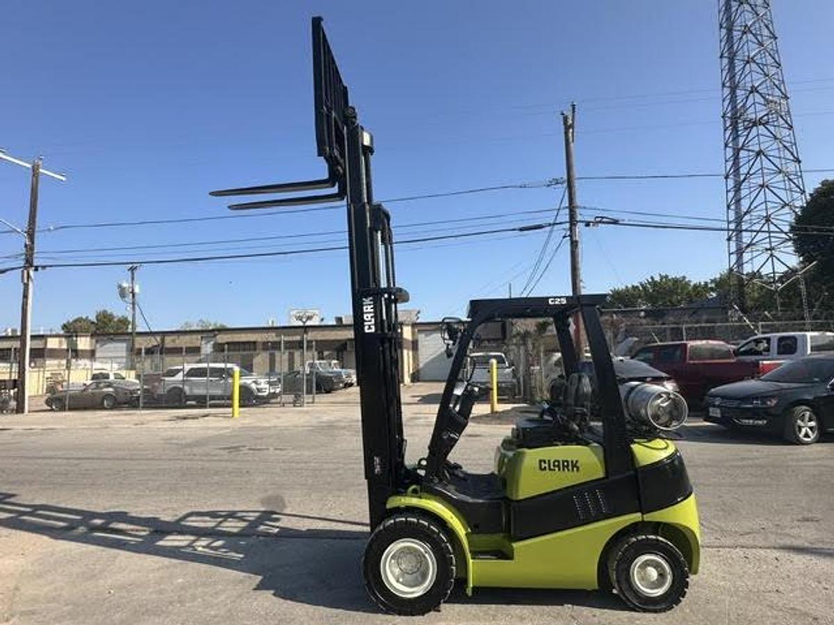 Used 2014 CLARK C25L