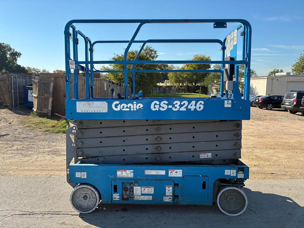 Used 2006 GENIE GS3246