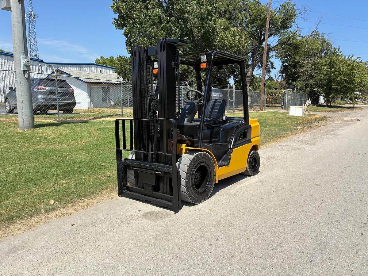Used 2022 HYUNDAI 30D-9