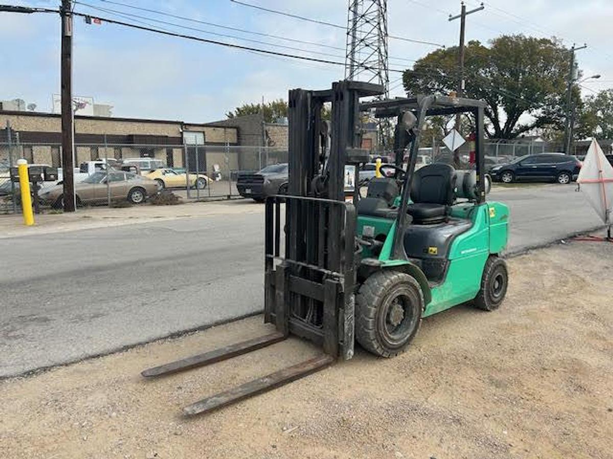 Used 2011 Mitsubishi FG30N