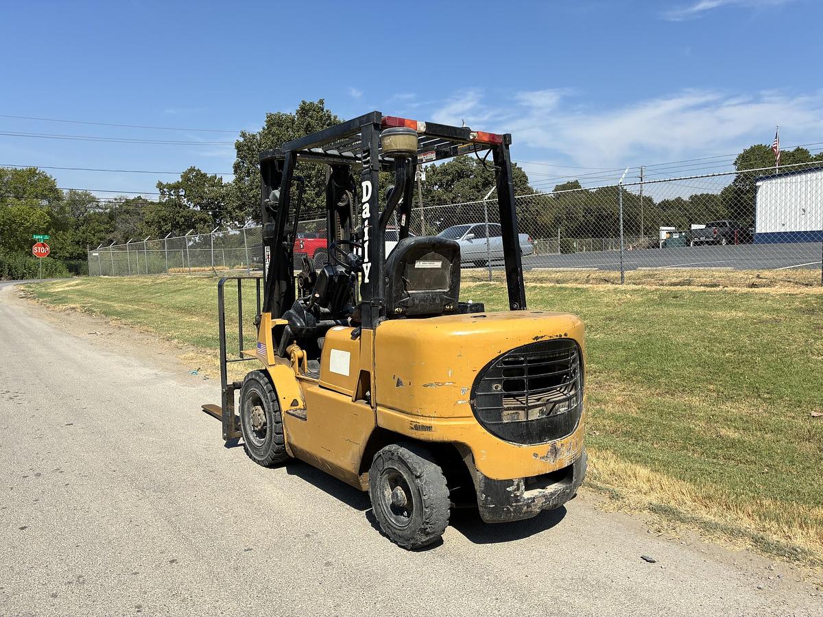 Used 2001 CAT DP25K