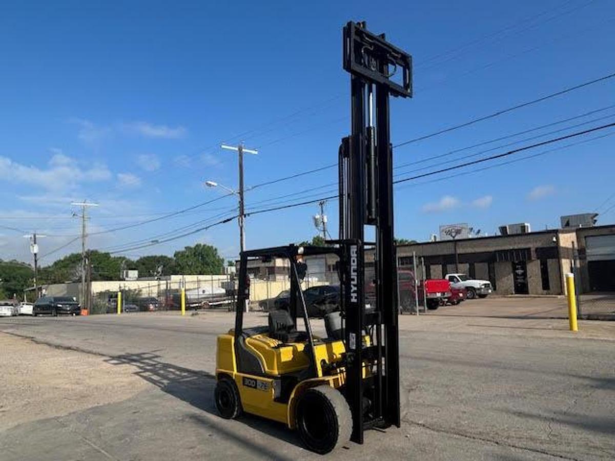 Used 2014 Hyundai 30D-7E