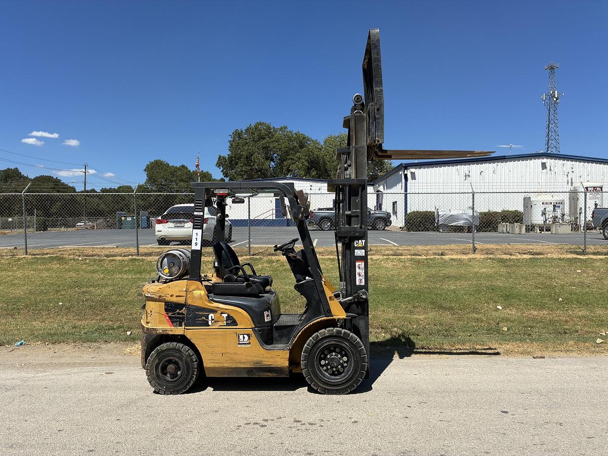 Used 2015 CAT GP25NLP
