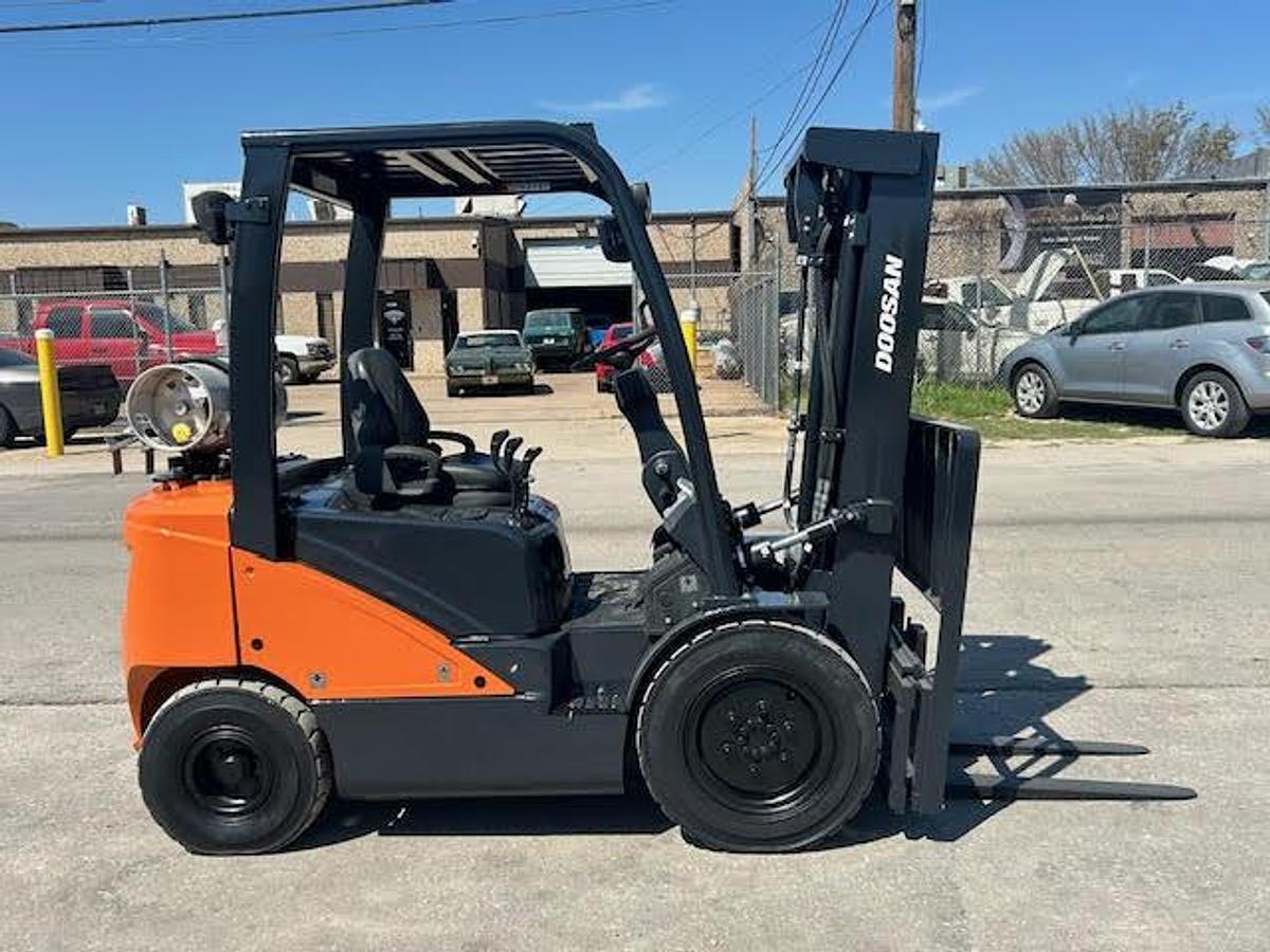 Used 2020 Doosan G25N-7  5000LBS