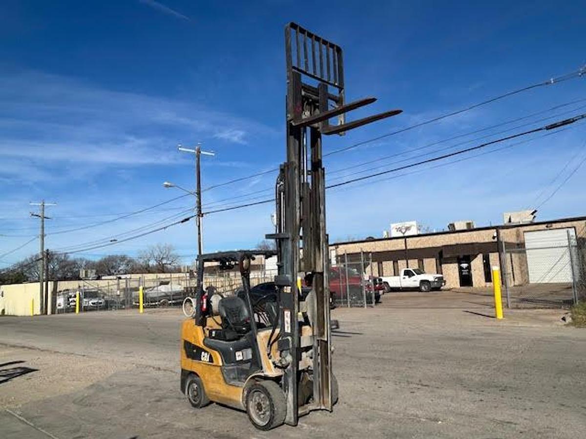 Used 2017 CAT 2C6000  6000LBS