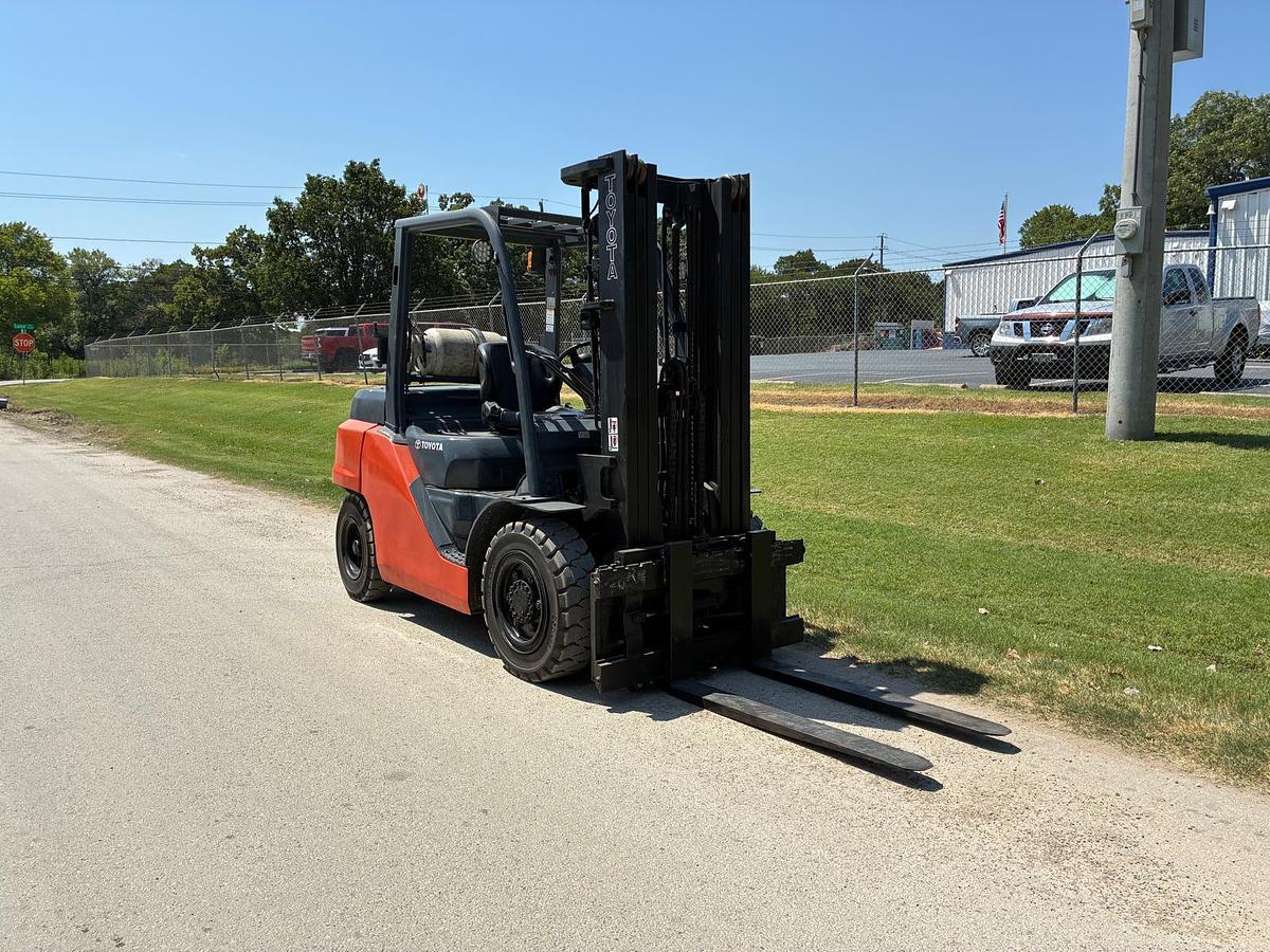 Used 2019 TOYOTA 8FG35U