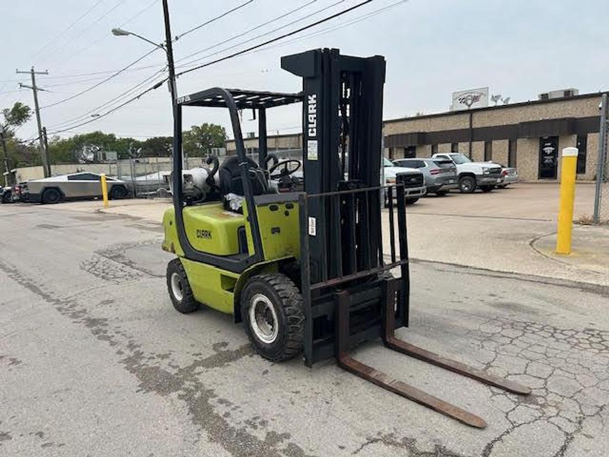 Used 2005 CLARK CMP25