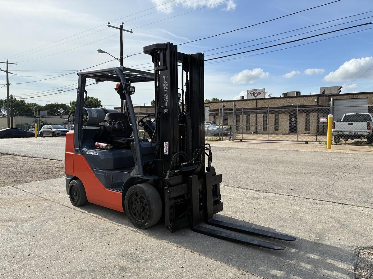 Used 2016 TOYOTA 8FGCU30 6000 LBS