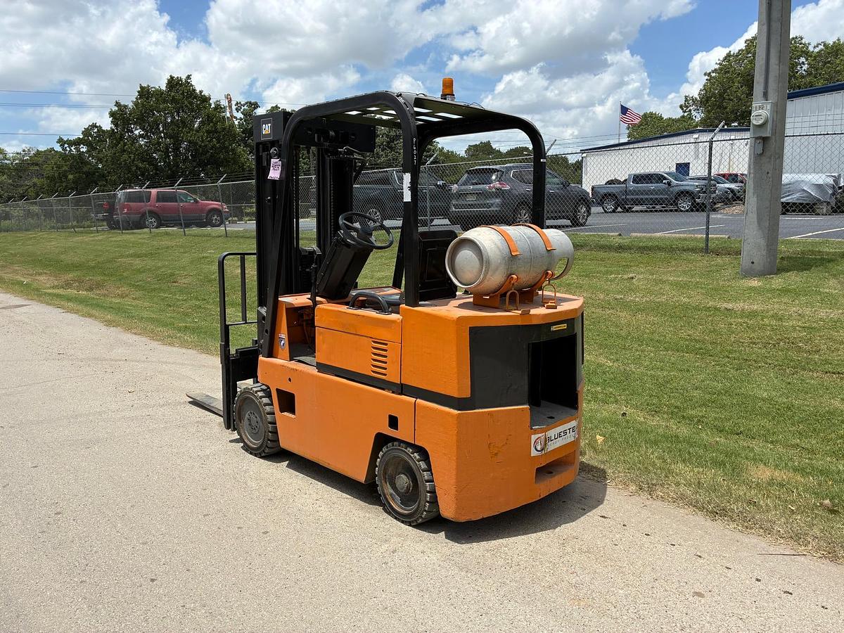 Used 1990 CATERPILLAR TC60DSA