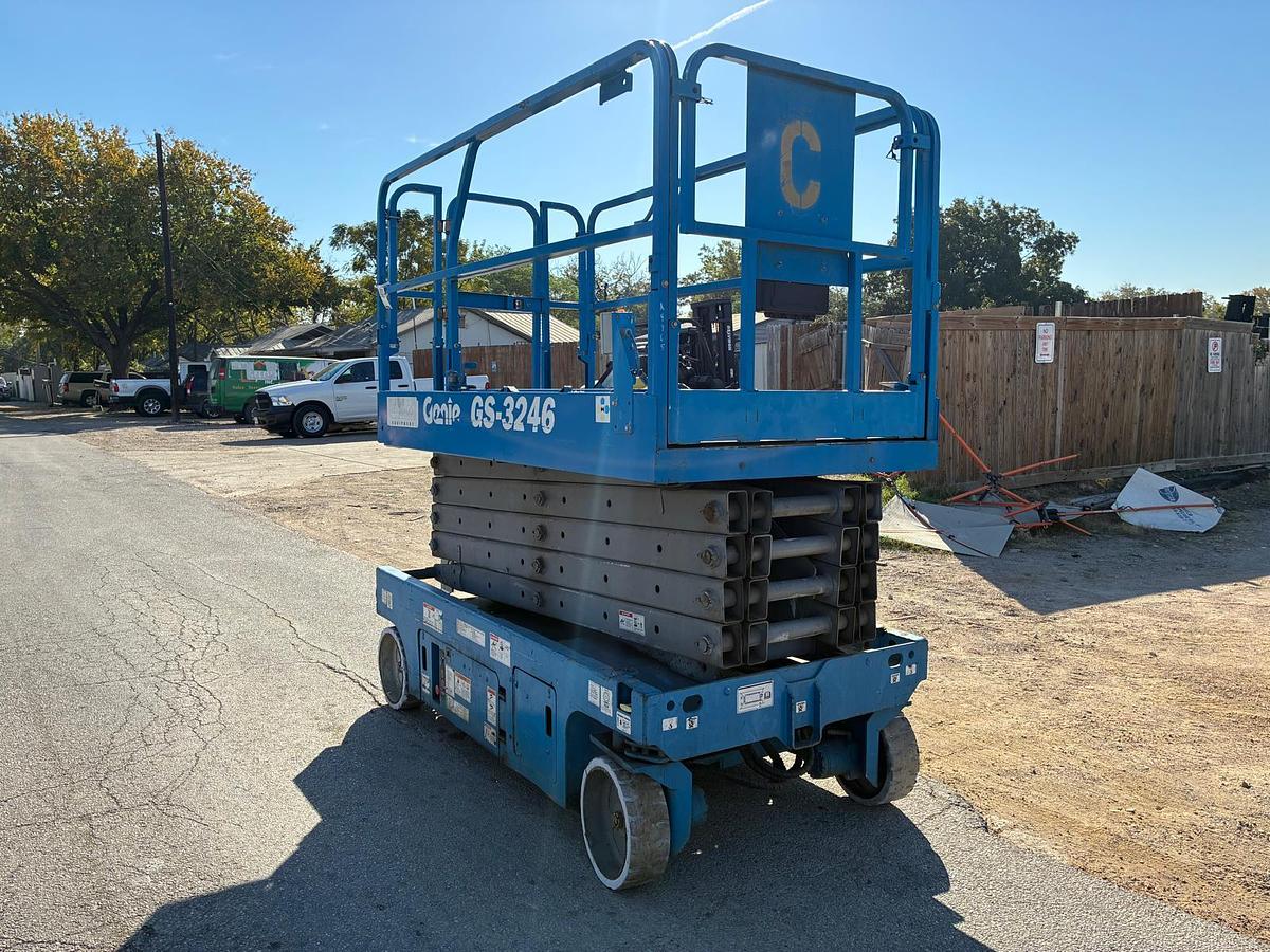 Used 2006 GENIE GS3246