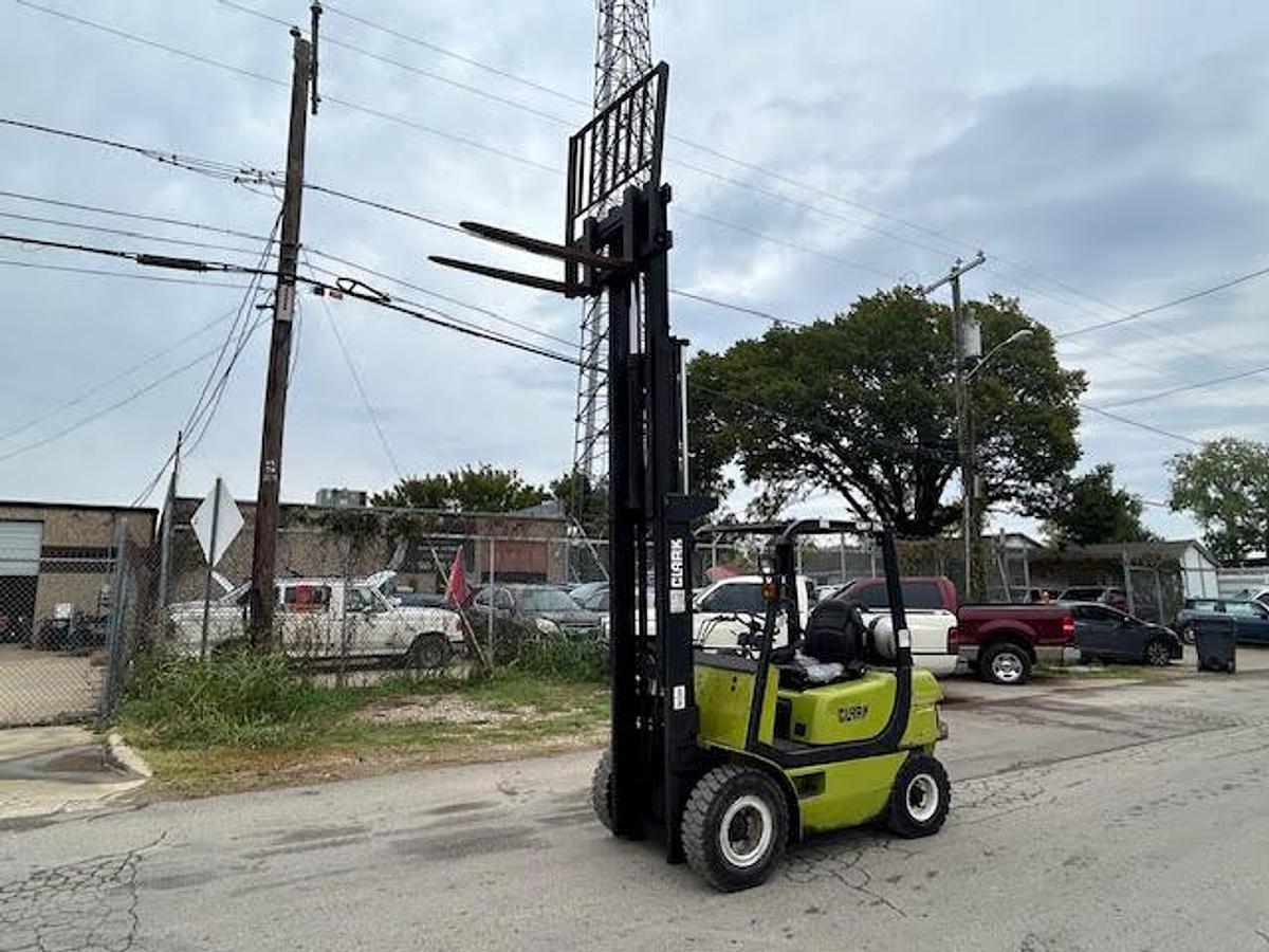 Used 2005 CLARK CMP25