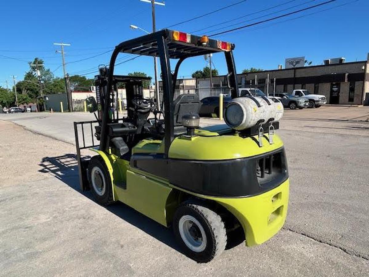 Used 2012 CLARK C40L
