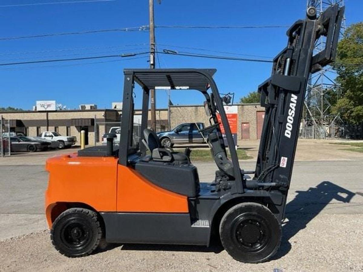 Used 2015 Doosan D45S-7