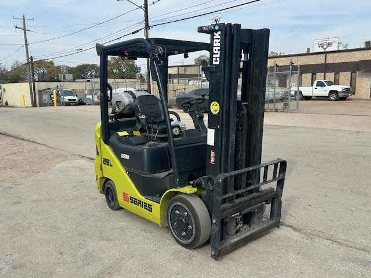 Used 2021 CLARK S25CL