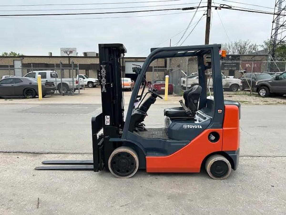 Used 2017 Toyota 8FGCU25