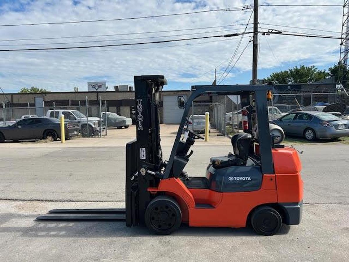 Used 2001 Toyota 7FGCU32
