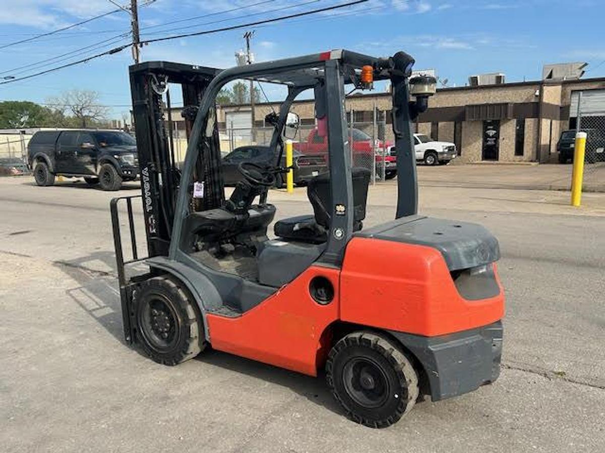 Used 2017 Toyota 8FDU30