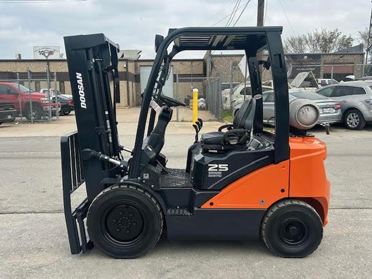 Used 2020 Doosan G25N-7