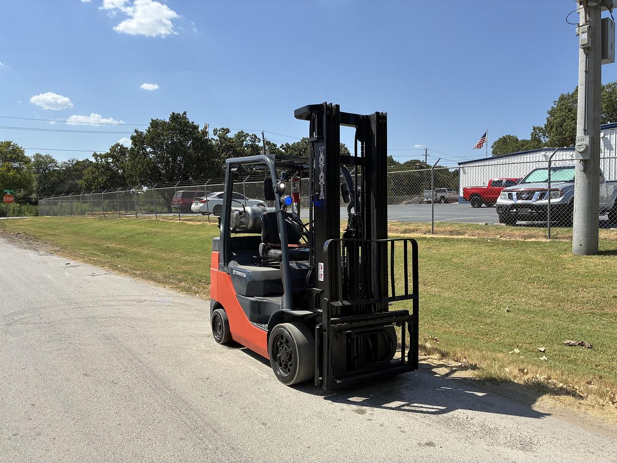 Used 2021 TOYOTA 8FGCU30 6000 LBS