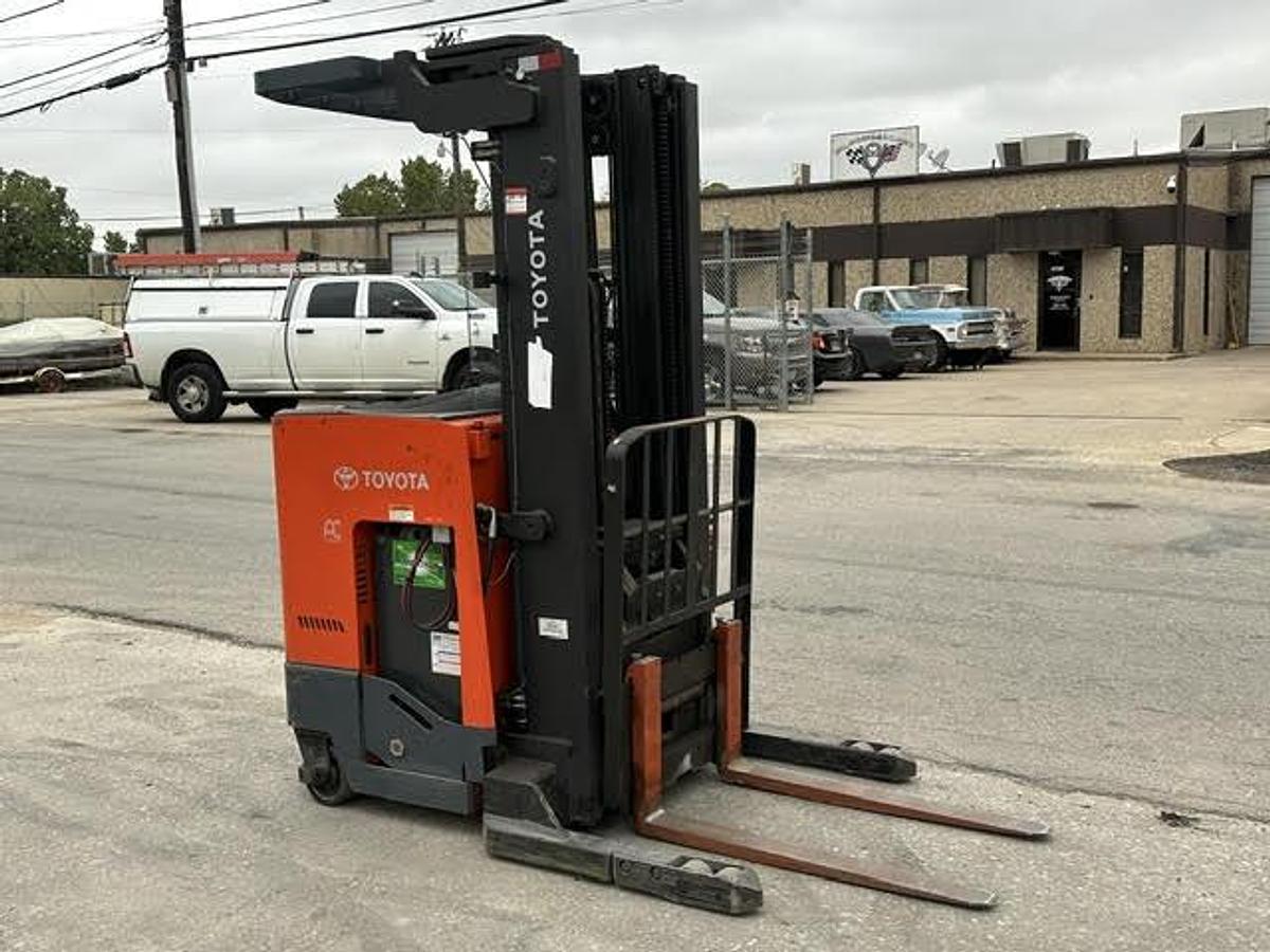Used 2019 Toyota 9BRU23
