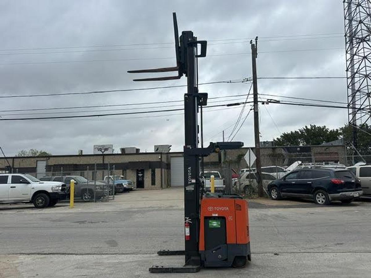Used 2019 Toyota 9BRU23