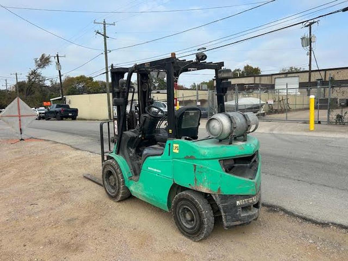 Used 2011 Mitsubishi FG30N