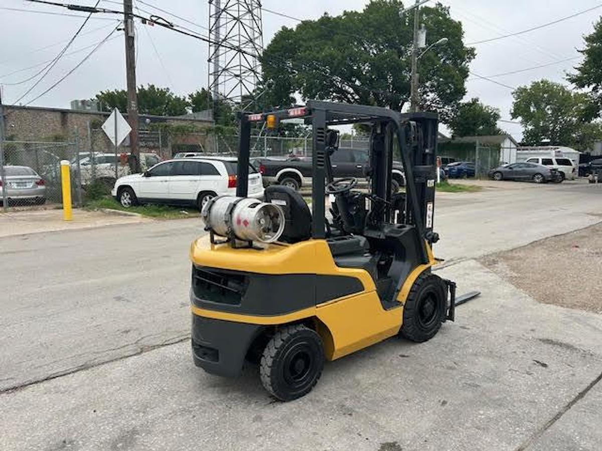 Used 2011 CAT 2P5000