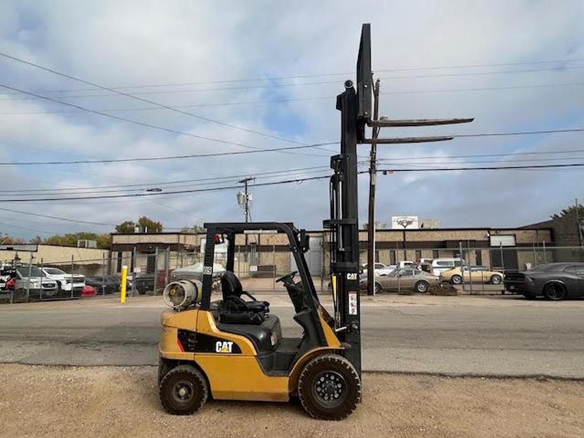 Used 2021 CAT GP25N 5000LBS